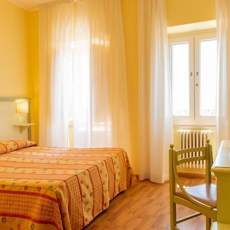 Hotel Minerva Assisi Esterno foto