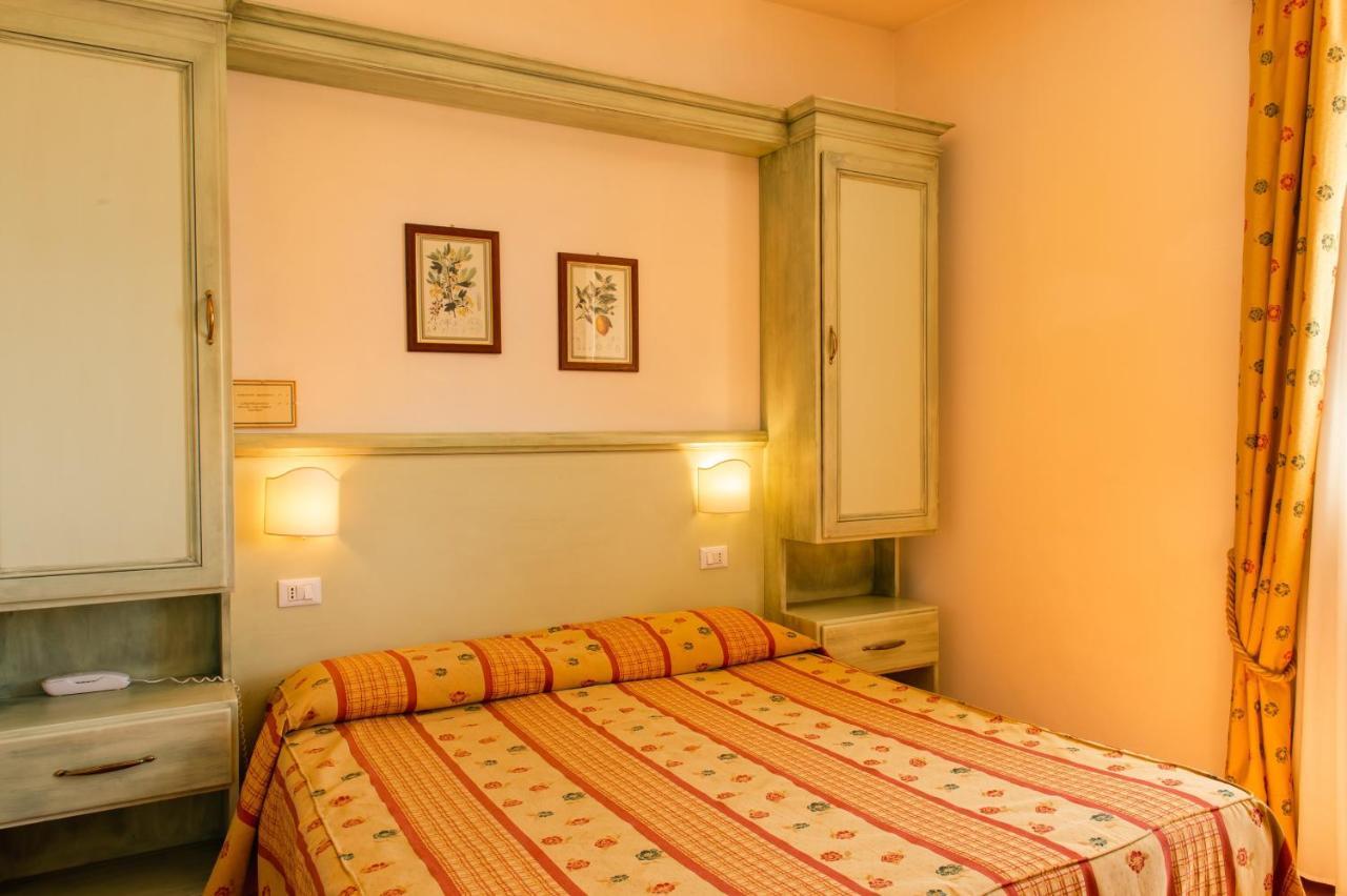 Hotel Minerva Assisi Esterno foto