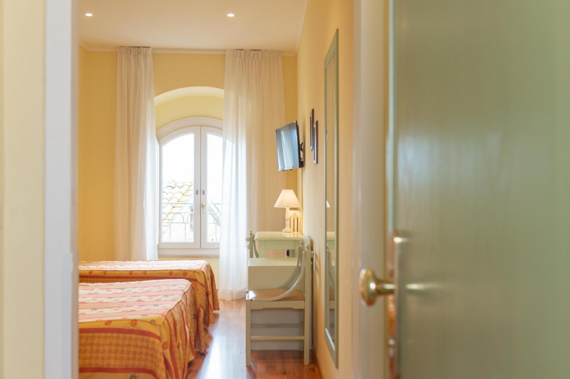 Hotel Minerva Assisi Esterno foto