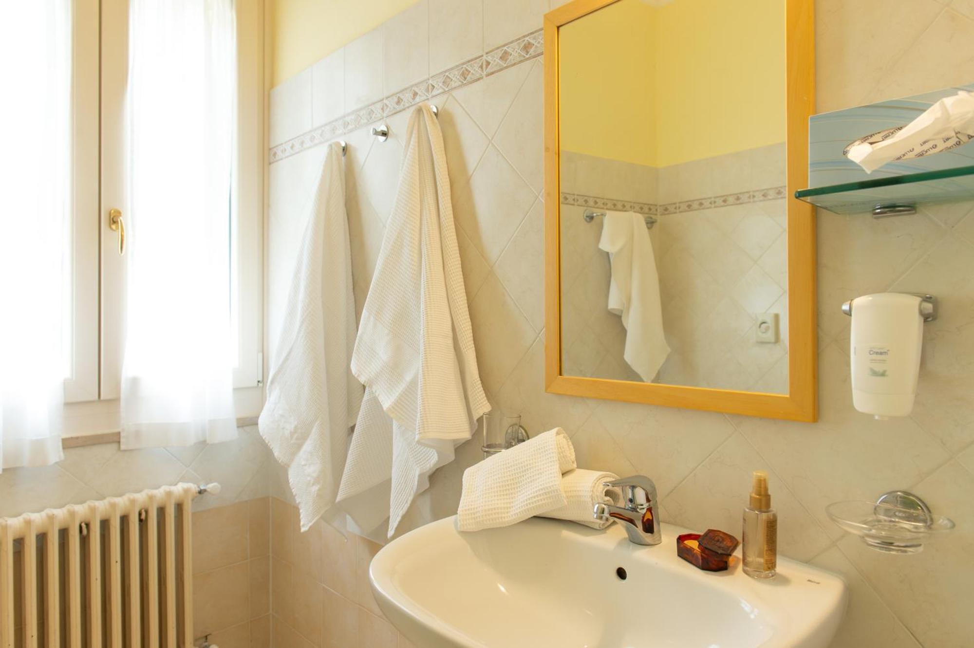 Hotel Minerva Assisi Esterno foto